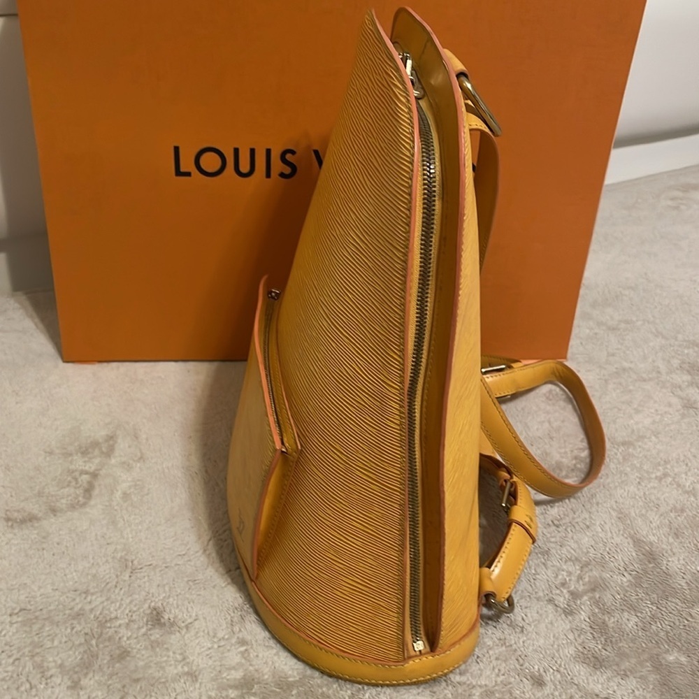 Louis Vuitton Gobelins Epi Backpack - Picture 5 of 16